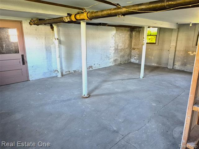 Builiding view twenty five for 505 Forest, Wyandotte, MI. 48192