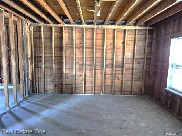 Builiding view twenty one for 505 Forest, Wyandotte, MI. 48192