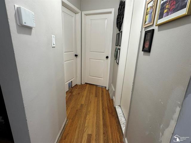 Builiding view four for 3838 16Th, Wyandotte, MI. 48192