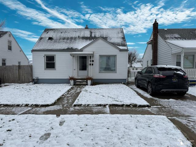 Builiding view one for 3838 16Th, Wyandotte, MI. 48192