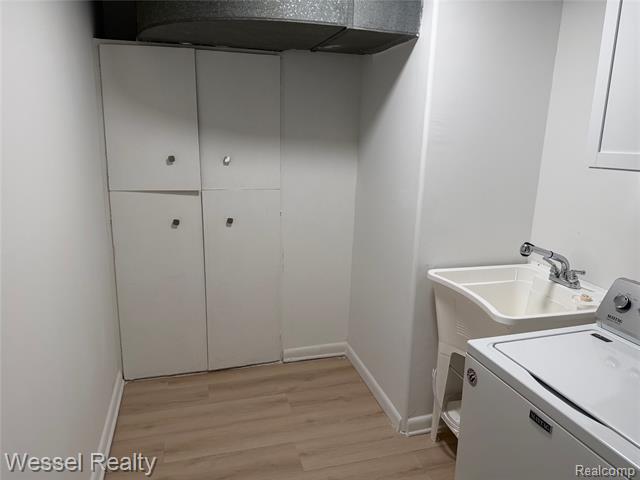 Builiding view six for 15338 Helen, Southgate, MI. 48195