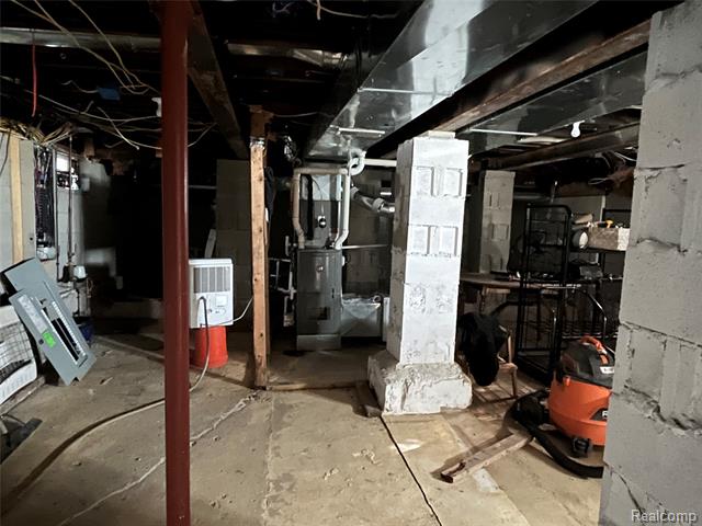 Builiding view eighty six for 35754 Erie, Rockwood, MI. 48173