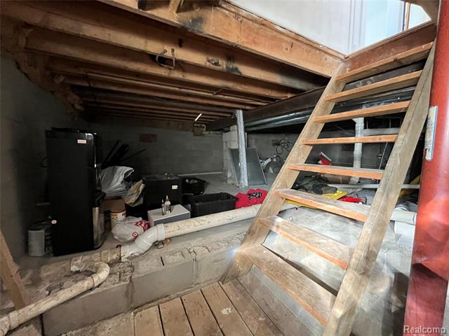 Builiding view eighty for 35754 Erie, Rockwood, MI. 48173