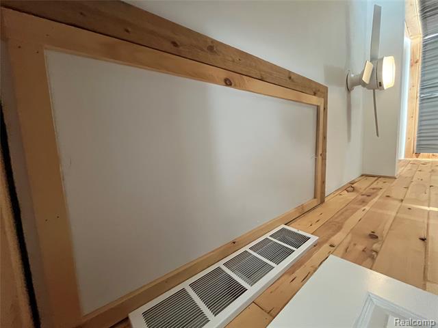 Builiding view fifty four for 35754 Erie, Rockwood, MI. 48173