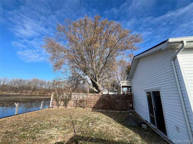 Builiding view five for 35754 Erie, Rockwood, MI. 48173