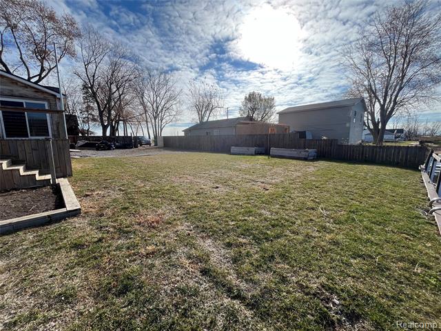 Builiding view fourteen for 35754 Erie, Rockwood, MI. 48173