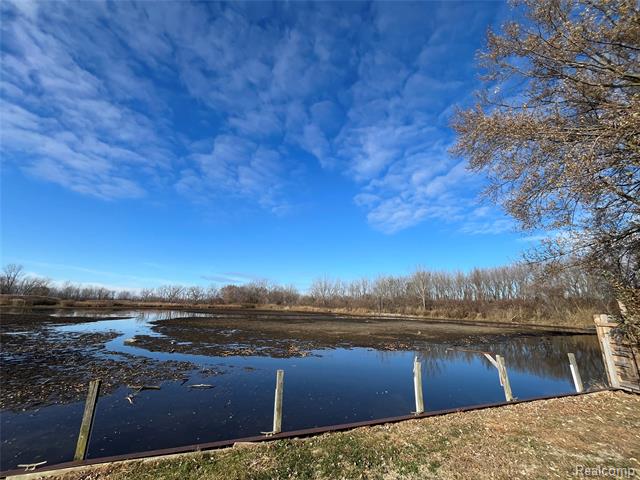 Builiding view seven for 35754 Erie, Rockwood, MI. 48173