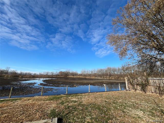 Builiding view six for 35754 Erie, Rockwood, MI. 48173