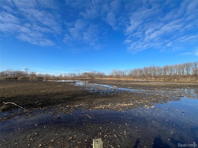 Builiding view sixteen for 35754 Erie, Rockwood, MI. 48173