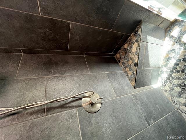 Builiding view sixty one for 35754 Erie, Rockwood, MI. 48173