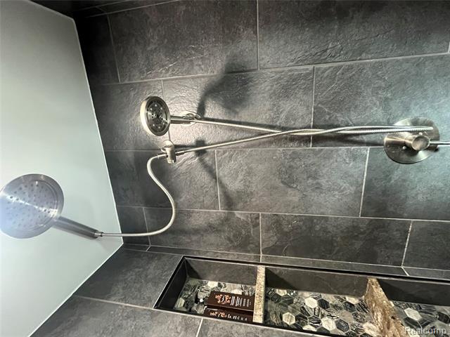 Builiding view sixty for 35754 Erie, Rockwood, MI. 48173