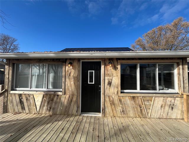 Builiding view thirty two for 35754 Erie, Rockwood, MI. 48173