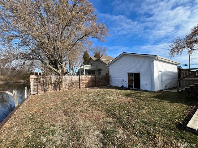 Builiding view twelve for 35754 Erie, Rockwood, MI. 48173