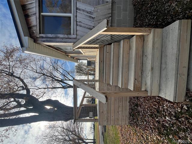 Builiding view twenty nine for 35754 Erie, Rockwood, MI. 48173