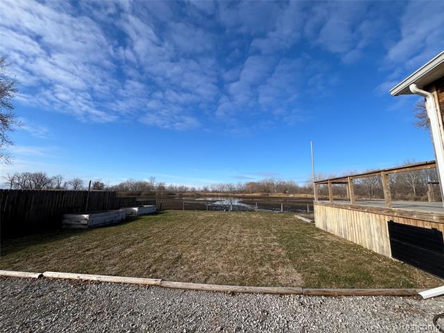 Builiding view twenty one for 35754 Erie, Rockwood, MI. 48173