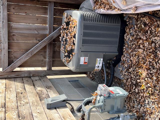 Builiding view twenty for 35754 Erie, Rockwood, MI. 48173