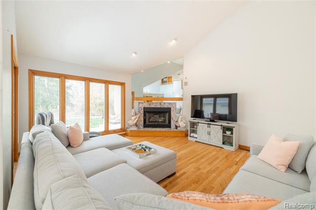 Builiding view fifteen for 29462 East River, Grosse Ile, MI. 48138