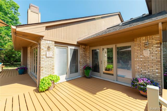 Builiding view fifty four for 29462 East River, Grosse Ile, MI. 48138