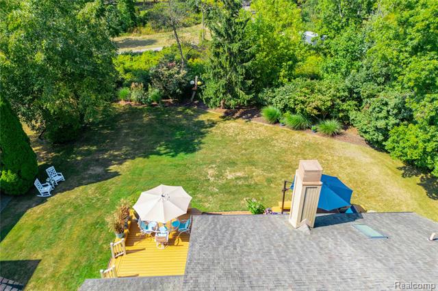 Builiding view fifty two for 29462 East River, Grosse Ile, MI. 48138