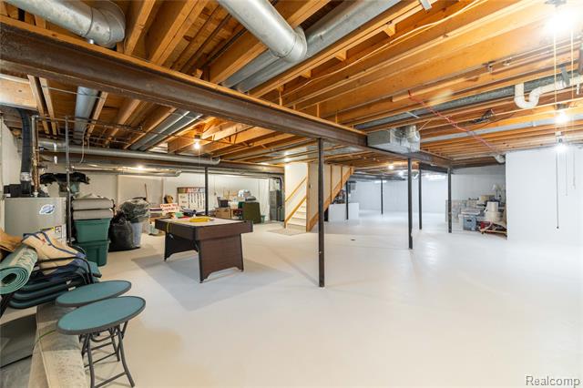 Builiding view fifty for 29462 East River, Grosse Ile, MI. 48138