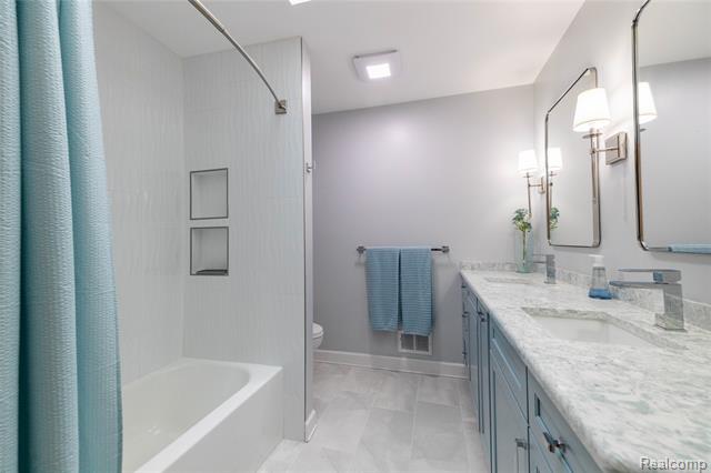 Builiding view forty four for 29462 East River, Grosse Ile, MI. 48138