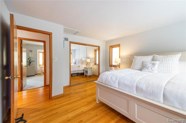 Builiding view forty one for 29462 East River, Grosse Ile, MI. 48138