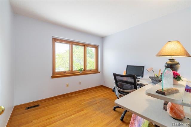 Builiding view forty seven for 29462 East River, Grosse Ile, MI. 48138