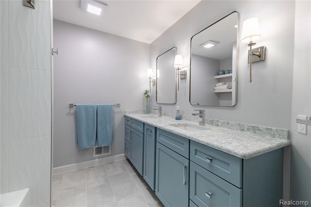 Builiding view forty three for 29462 East River, Grosse Ile, MI. 48138