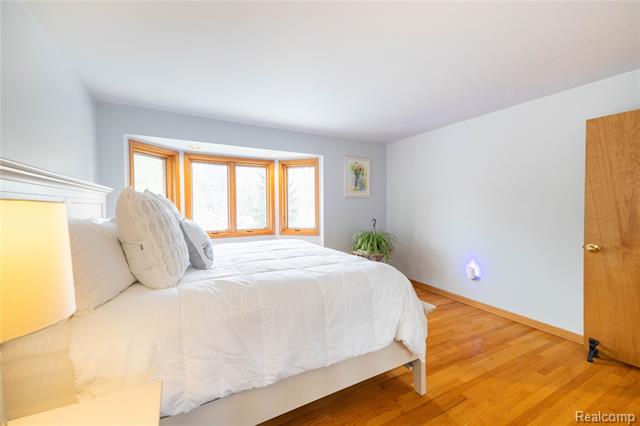 Builiding view forty two for 29462 East River, Grosse Ile, MI. 48138