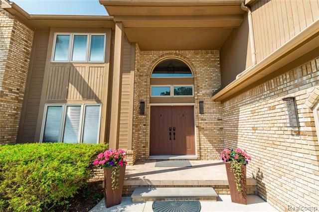 Builiding view four for 29462 East River, Grosse Ile, MI. 48138