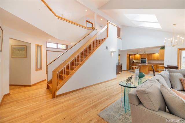 Builiding view ten for 29462 East River, Grosse Ile, MI. 48138