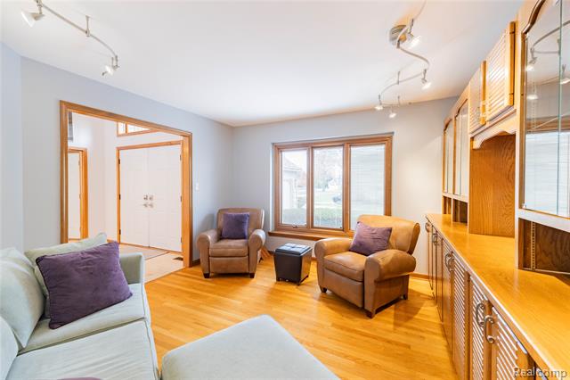 Builiding view thirty four for 29462 East River, Grosse Ile, MI. 48138