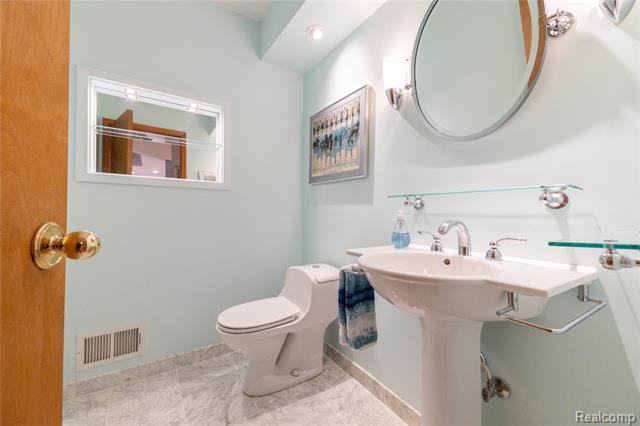 Builiding view thirty seven for 29462 East River, Grosse Ile, MI. 48138