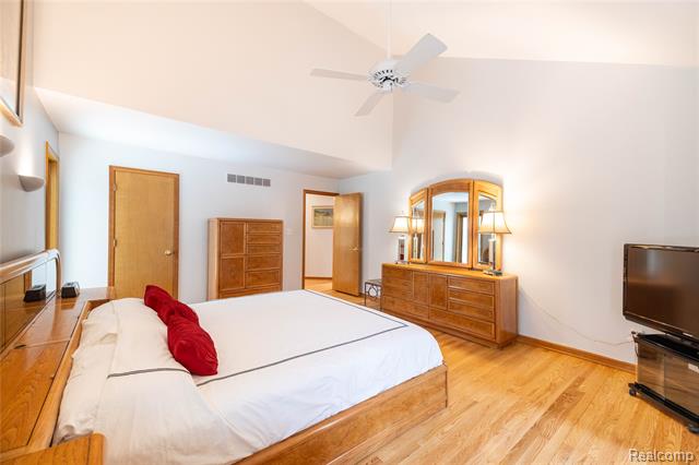 Builiding view twenty eight for 29462 East River, Grosse Ile, MI. 48138