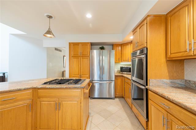 Builiding view twenty four for 29462 East River, Grosse Ile, MI. 48138