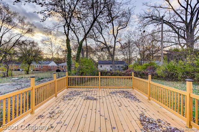 Builiding view forty two for 24231 Ridgedale, Oak Park, MI. 48237