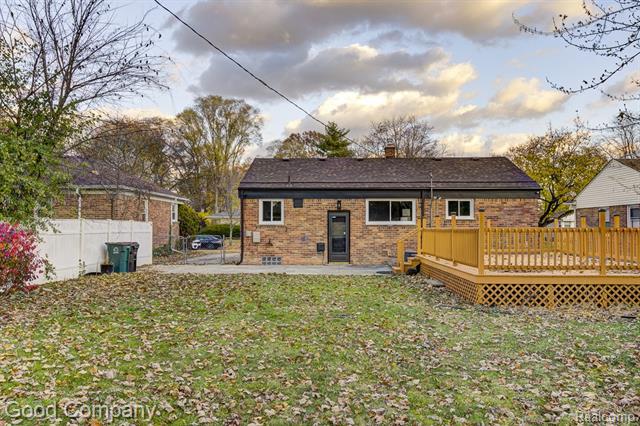 Builiding view forty for 24231 Ridgedale, Oak Park, MI. 48237