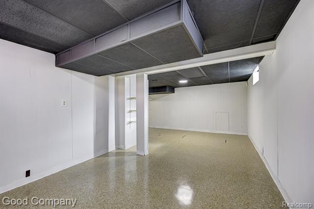 Builiding view thirty one for 24231 Ridgedale, Oak Park, MI. 48237