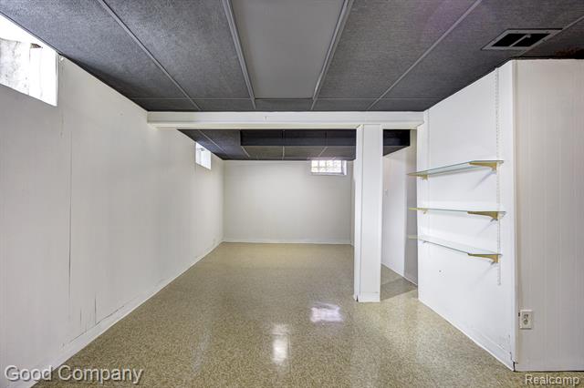 Builiding view thirty for 24231 Ridgedale, Oak Park, MI. 48237