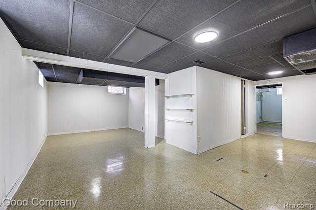 Builiding view twenty nine for 24231 Ridgedale, Oak Park, MI. 48237