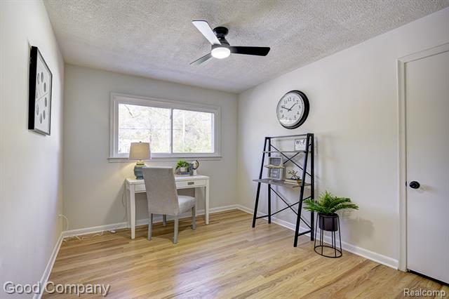 Builiding view twenty seven for 24231 Ridgedale, Oak Park, MI. 48237