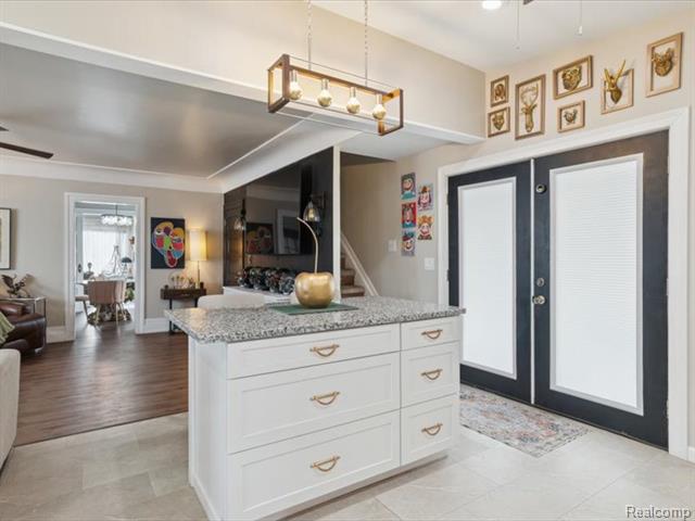 Builiding view fifteen for 404 Pine, Wyandotte, MI. 48192