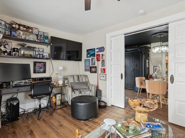 Builiding view thirty eight for 404 Pine, Wyandotte, MI. 48192