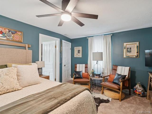 Builiding view twenty five for 404 Pine, Wyandotte, MI. 48192