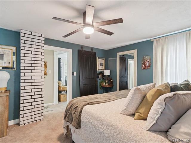 Builiding view twenty four for 404 Pine, Wyandotte, MI. 48192