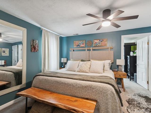 Builiding view twenty three for 404 Pine, Wyandotte, MI. 48192