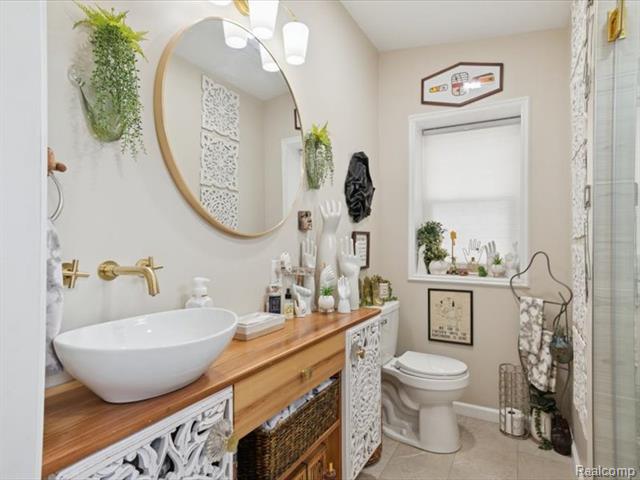 Builiding view twenty for 404 Pine, Wyandotte, MI. 48192