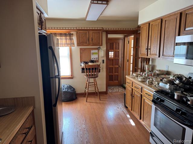 Builiding view eleven for 13226 Catalpa, Southgate, MI. 48195