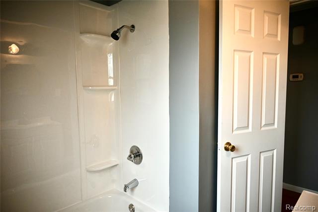 Builiding view sixteen for 14613 Trenton, Southgate, MI. 48195