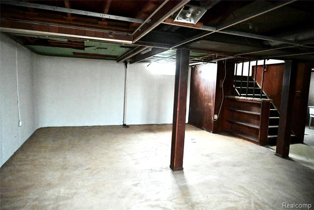 Builiding view twenty four for 14613 Trenton, Southgate, MI. 48195